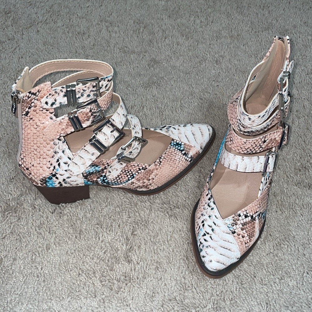 Like New booties from Buckle